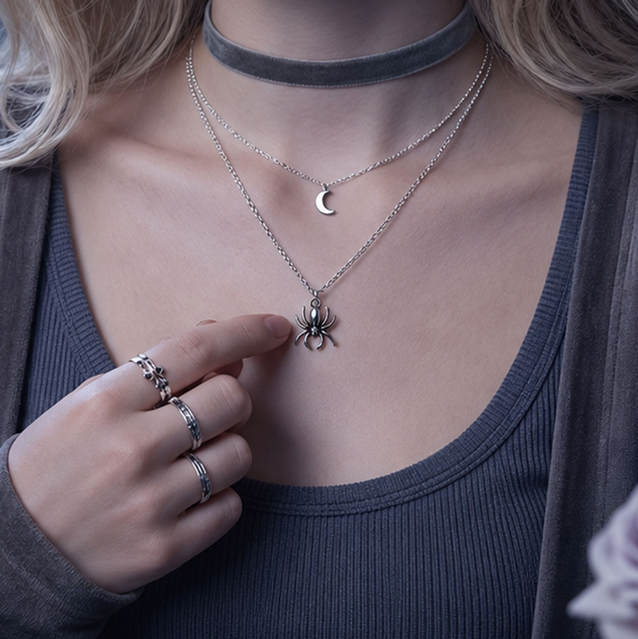 Spider Necklace — marketing